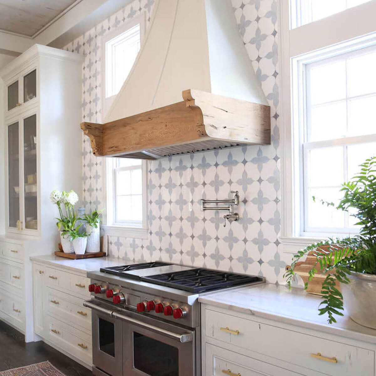 Backsplash Kitchen Tile Ideas
 14 Showstopping Tile Backsplash Ideas To Suit Any Style