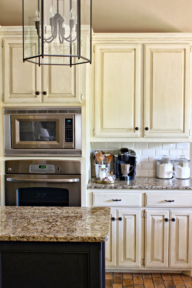 Backsplash Kitchen Tiles
 SUBWAY TILE KITCHEN BACKSPLASH Dimples and Tangles