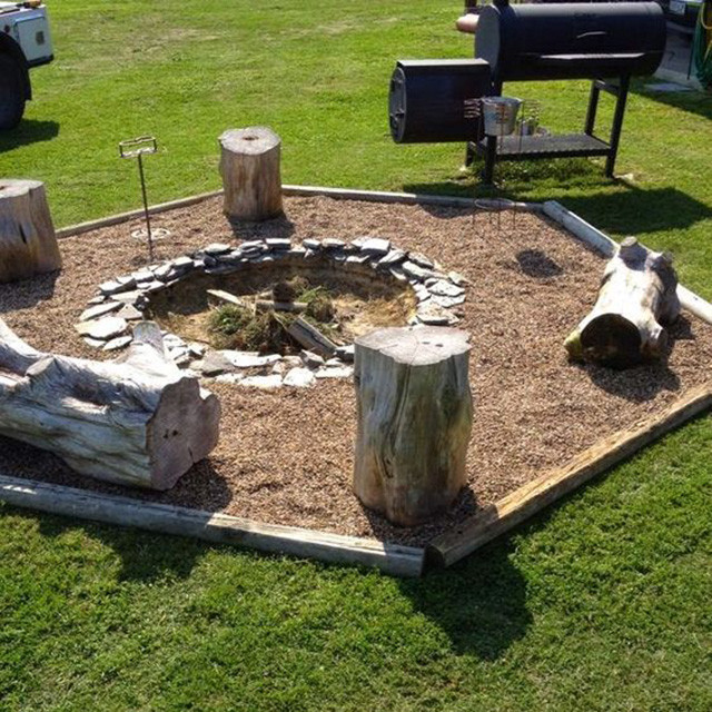 Backyard Bonfire Pit
 27 Surprisingly Easy DIY BBQ Fire Pits Anyone Can Make