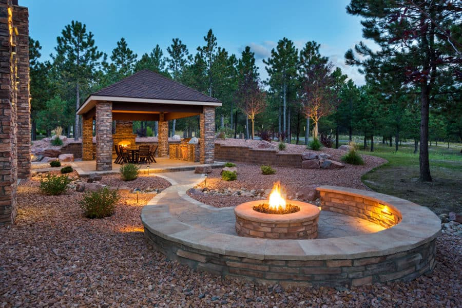 Backyard Bonfire Pit
 21 Great Outdoor Fire Pit Ideas For Your Backyard 2019