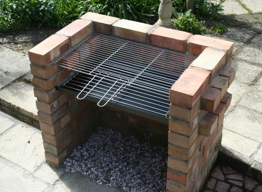 Backyard Brick Grills
 It is Easy to Make a Brick BBQ Pit Your Own