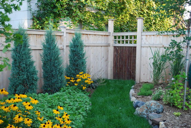 Backyard Fence Decor Ideas
 20 Amazing Ideas for Your Backyard Fence Design Style