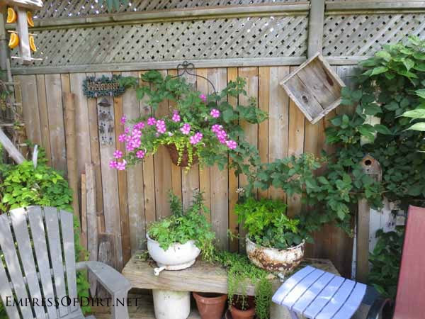 Backyard Fence Decor Ideas
 25 Creative Ideas For Garden Fences