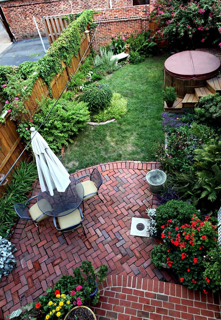 Backyard Patio Landscaping Ideas
 20 Charming Brick Patio Designs