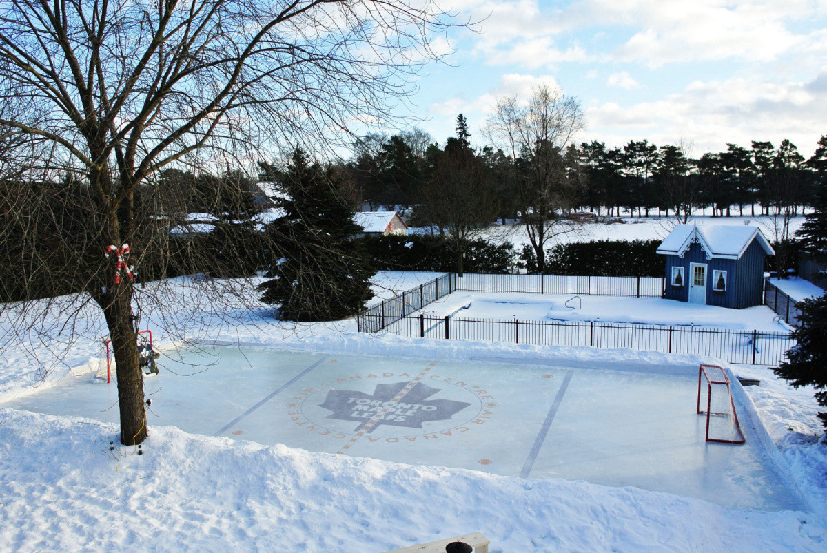 Backyard Skate Rink
 Maple Leafs shrines PHOTOS