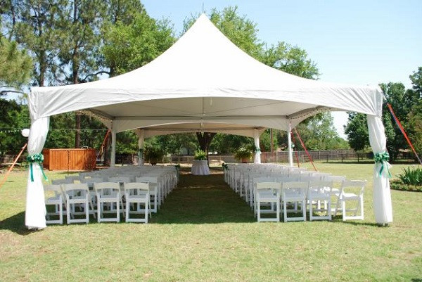 Backyard Tent Rental
 How to Avoid Disasters at Your Outdoor Wedding