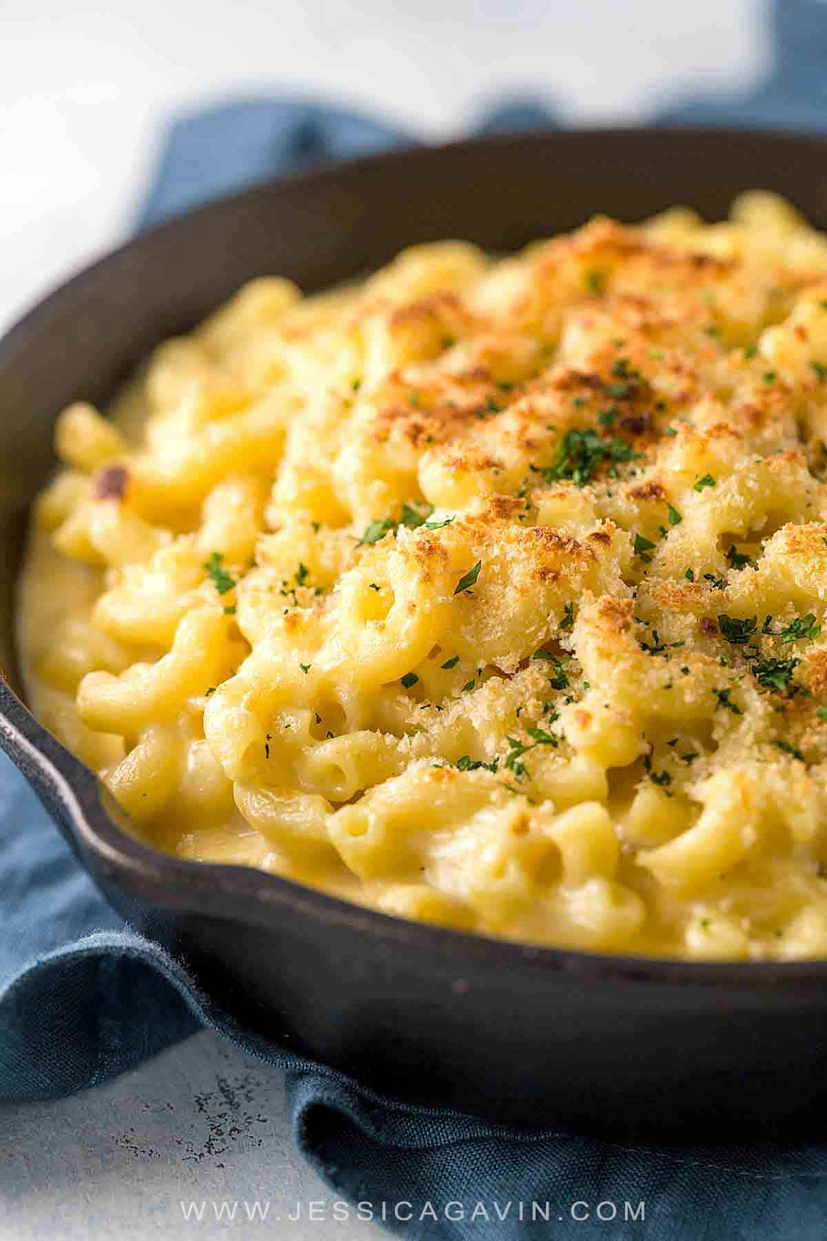 Baked Macaroni And Cheese With Ham And Bread Crumbs
 Baked Macaroni and Cheese with Bread Crumb Topping