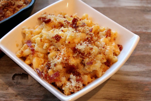 Baked Macaroni And Cheese With Ham And Bread Crumbs
 Skillet Baked Macaroni and Cheese