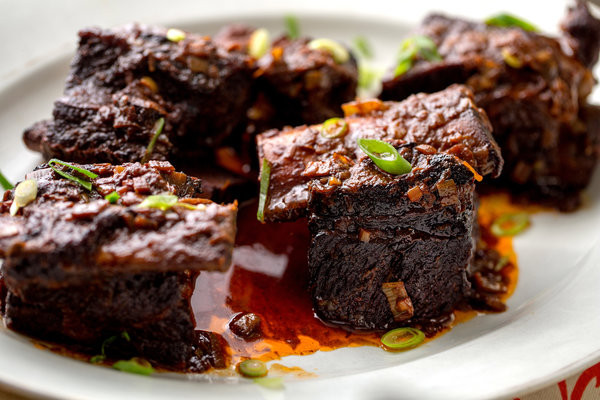 Beef Short Ribs Oven
 Pressure Cooker Beef Short Ribs With Red Wine and Chile