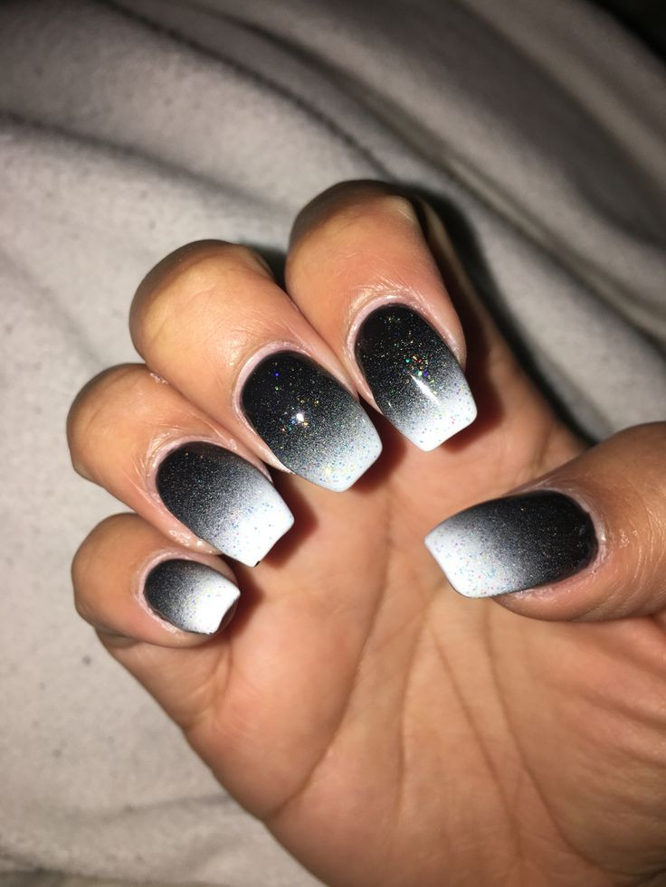 Black Nail Styles
 Black and white ombré nails