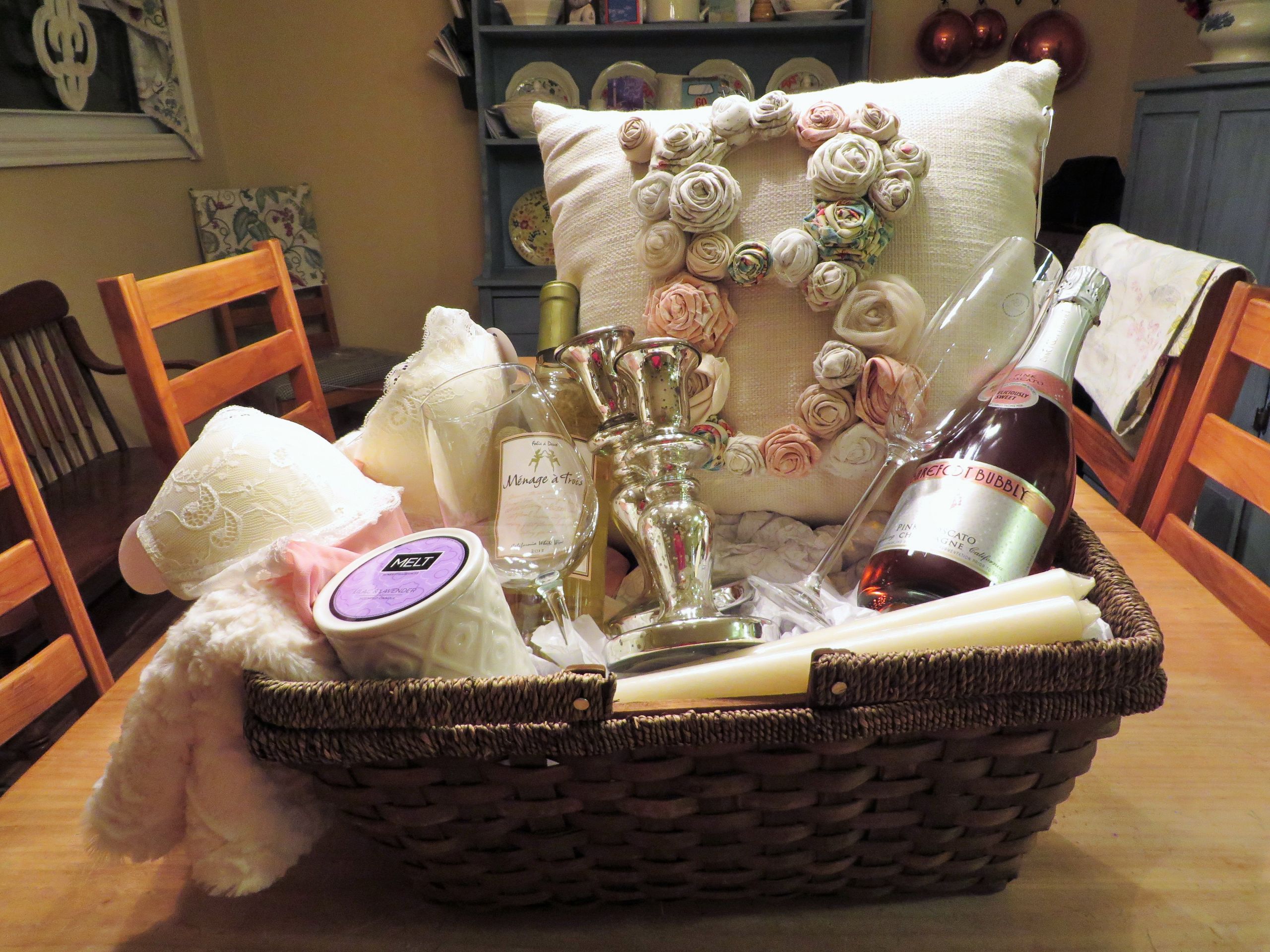 Bride Gift Basket Ideas
 Bridal Shower Gift Basket