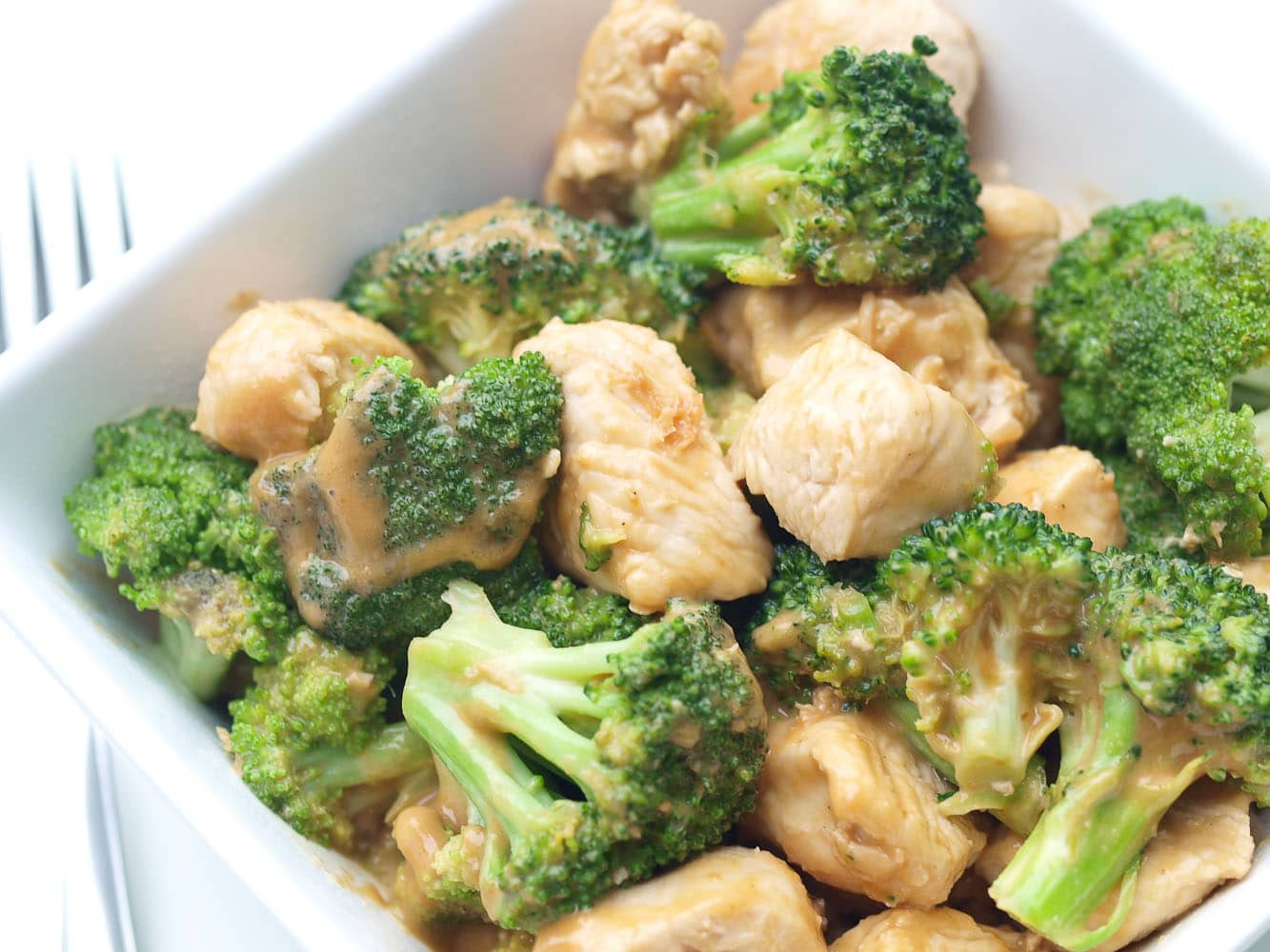 Broccoli Dinner Recipes
 Easy Broccoli and Chicken with Peanut Sauce Happy