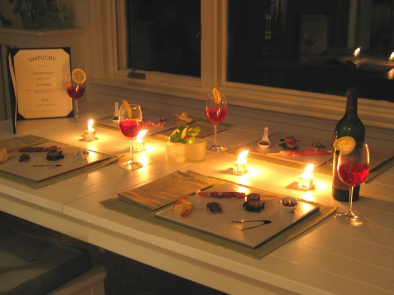 Candle Light Dinner Ideas
 14 Romantic DIY Home Decor Project for Valentine’s Day