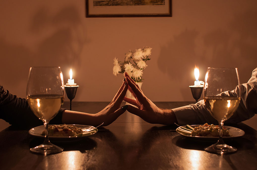 Candle Light Dinner Ideas
 10 date ideas for this Valentines Day