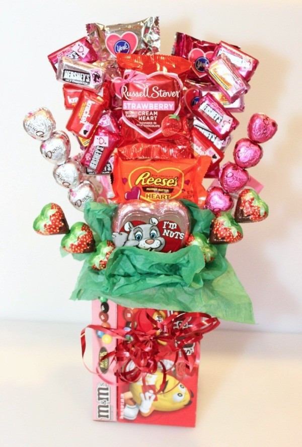 Candy Baskets For Valentines Day
 Making a Valentine s Day Candy Bouquet
