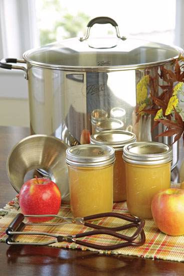 Canning Homemade Applesauce
 Canning and Baking With Homemade Applesauce