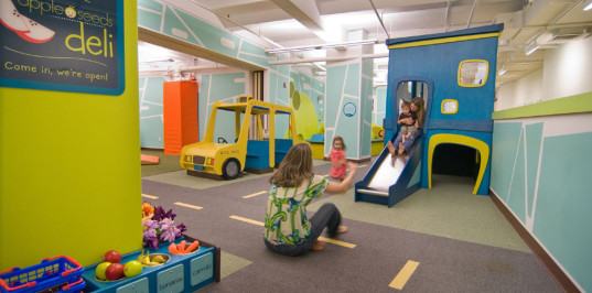 Caterpillar Kids Place Indoor Playground
 Veja lindos espaços de lazer para crianças espalhados pelo