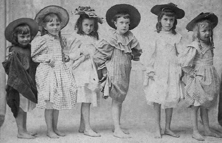Children Fashion In The 1920S
 historical girls clothing fashion costume styles countries