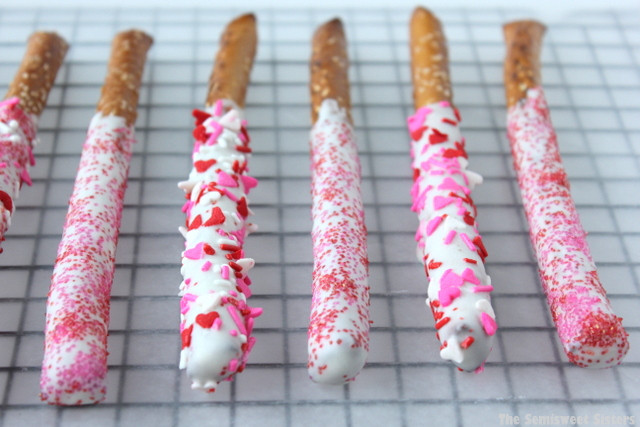 Chocolate Covered Pretzels For Valentines Day
 Valentine’s Day White Chocolate Dipped Pretzel Rods