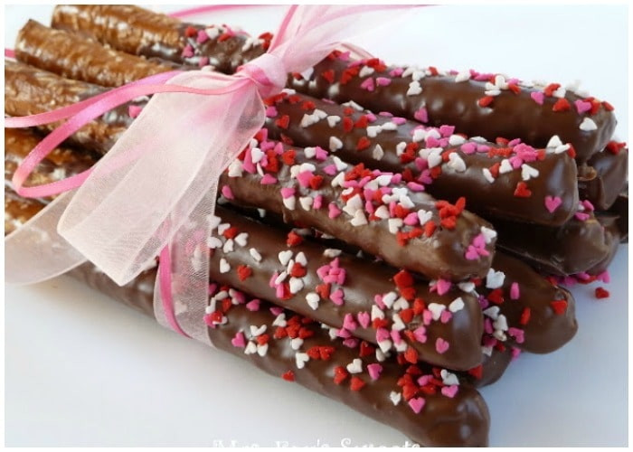 Chocolate Covered Pretzels For Valentines Day
 25 Favorite Valentines Treats and Food Ideas Somewhat Simple
