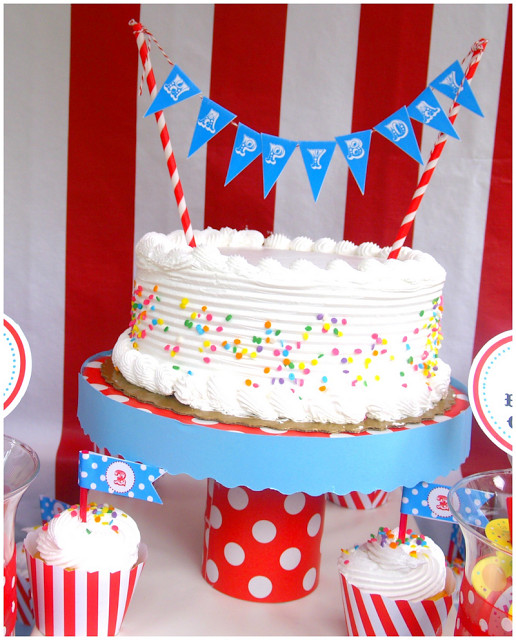 Circus Birthday Cake
 30 Circus Birthday Party Cake Ideas Spaceships and Laser