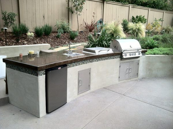 Concrete Outdoor Kitchen
 framing Put mortar on cement board for outdoor kitchen