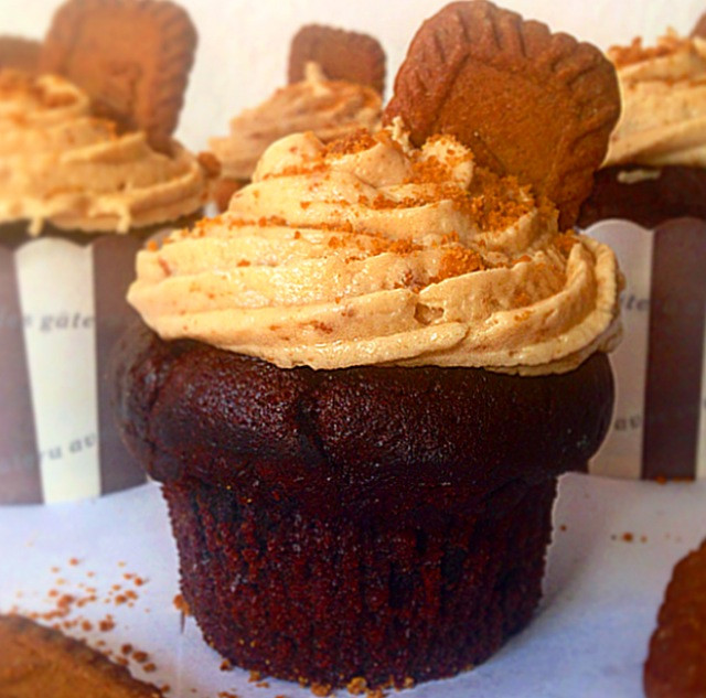 Cookie Butter Cupcakes
 Baking is Love speculoos "biscoff" cookie butter cupcakes