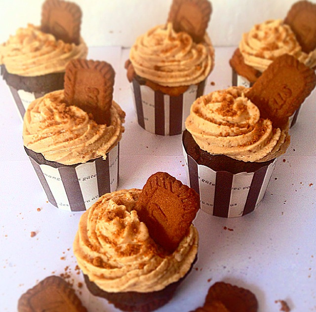 Cookie Butter Cupcakes
 Baking is Love speculoos "biscoff" cookie butter cupcakes