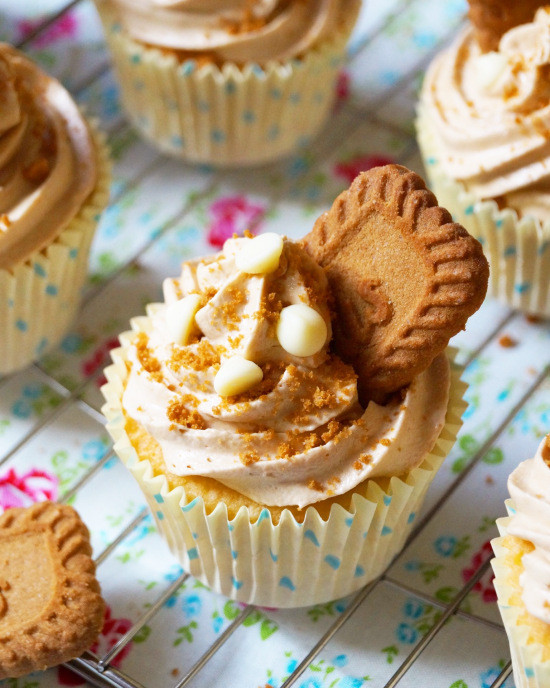 Cookie Butter Cupcakes
 Biscoff Cookie Butter Cupcakes