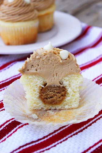 Cookie Butter Cupcakes
 White Chocolate Cookie Butter Filled Cupcake Beyond Frosting