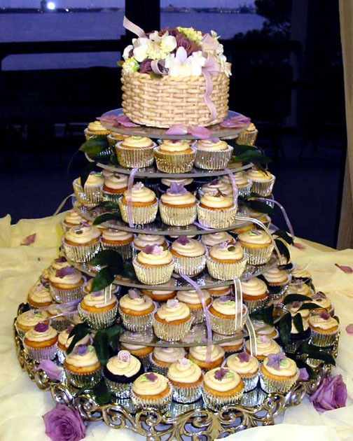 Cool Wedding Cakes
 unique wedding cake by SnowAngell88 on DeviantArt