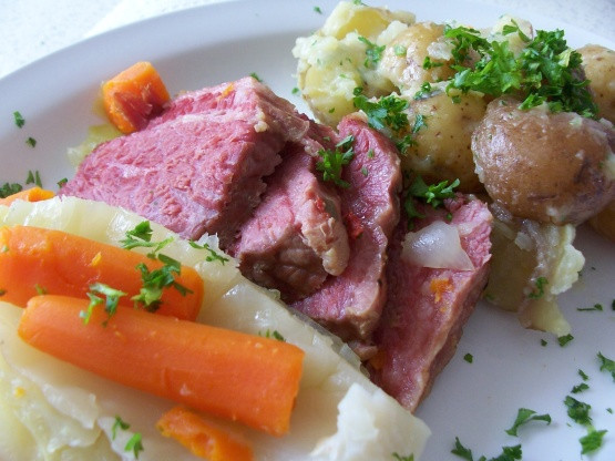 Cornbeef And Cabbage Recipe
 N Y C Corned Beef And Cabbage Recipe Genius Kitchen