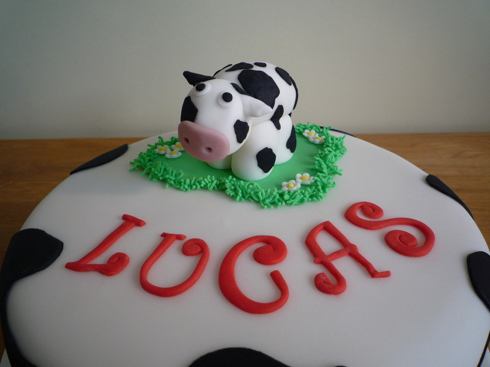 Cow Birthday Cake
 Cow Birthday Cake