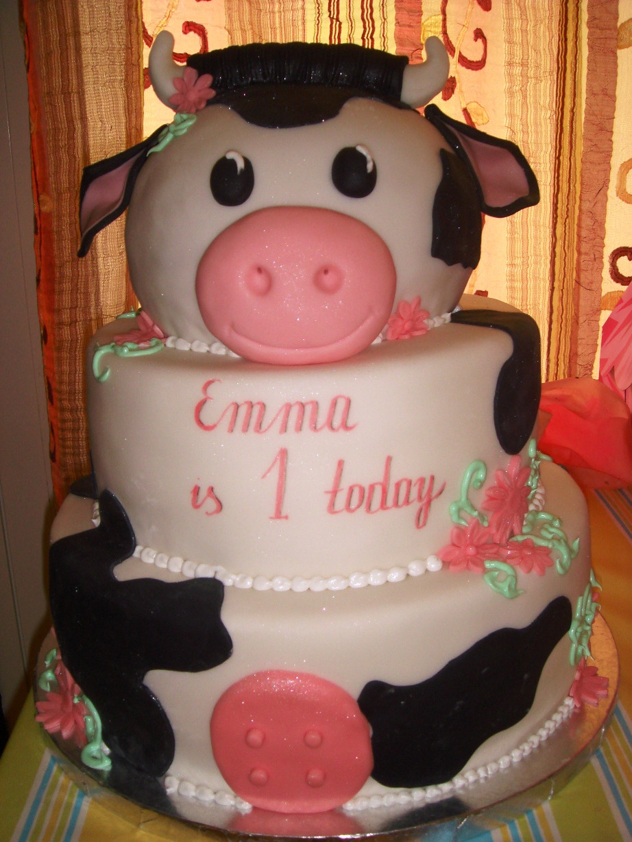 Cow Birthday Cake
 Cow Cakes – Decoration Ideas