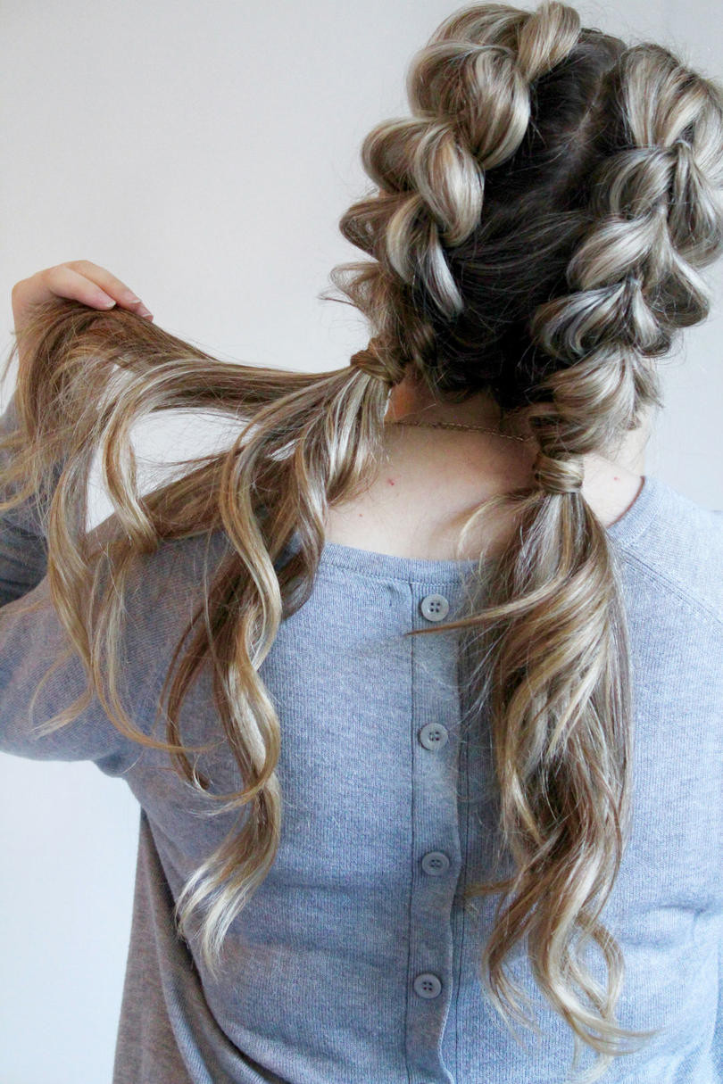 Cute Easy To Do Hairstyles
 25 Easy and Cute Hairstyles for Curly Hair Southern Living