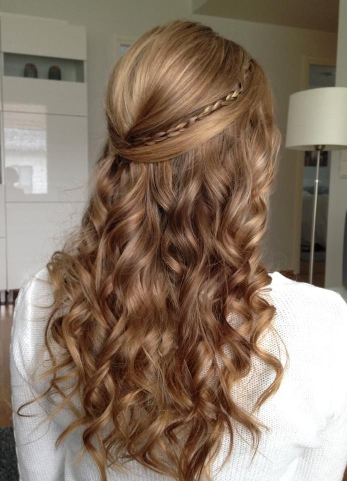 Cute Hairstyles For Graduation
 28 Curly Hairstyles For Graduation Days Elle Hairstyles