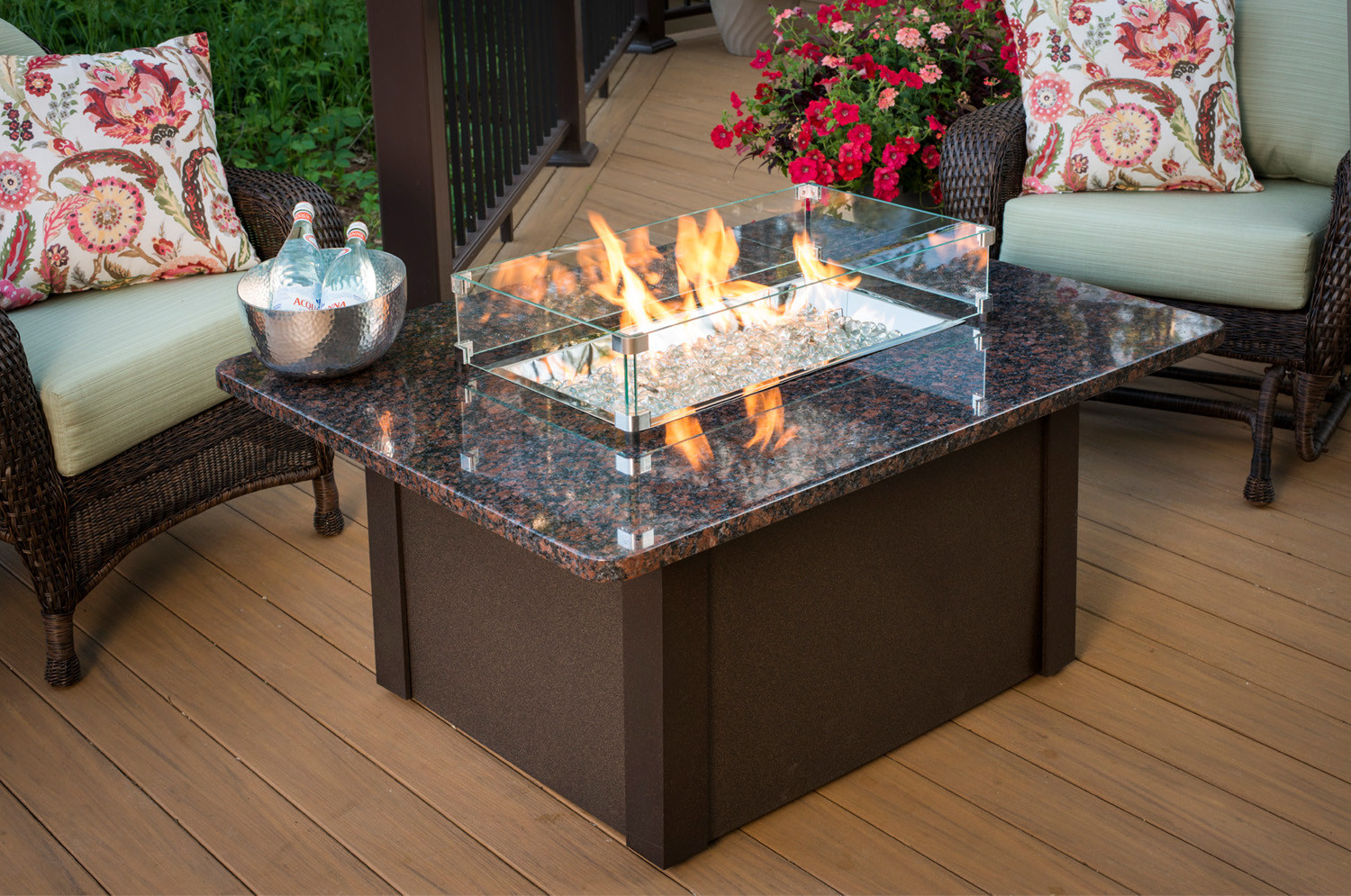 Deck Fire Pit Table
 15 Various Kinds of Fire Pit Table to Use in Your