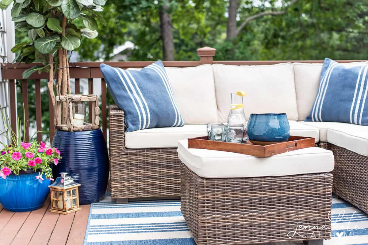 Deck Ideas For Small Backyard
 Decorating Ideas For a Small Deck Tips For Creating A