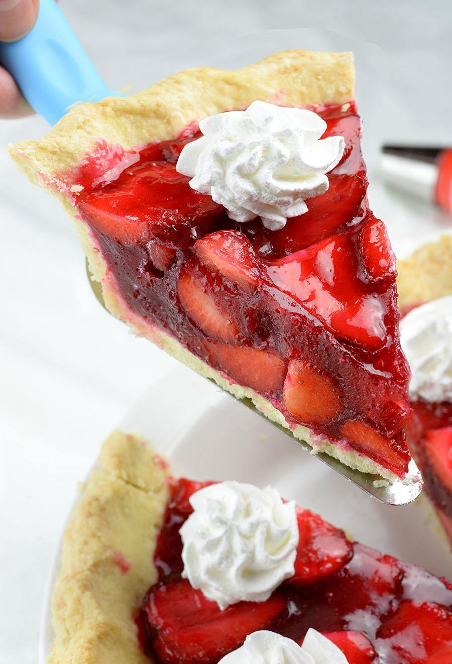 Delicious Easy Desserts
 Fresh Strawberry Pie