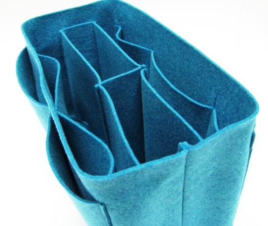 Diaper Bag Organizer Insert DIY
 Felt Bag Organizer great idea on a smaller scale for