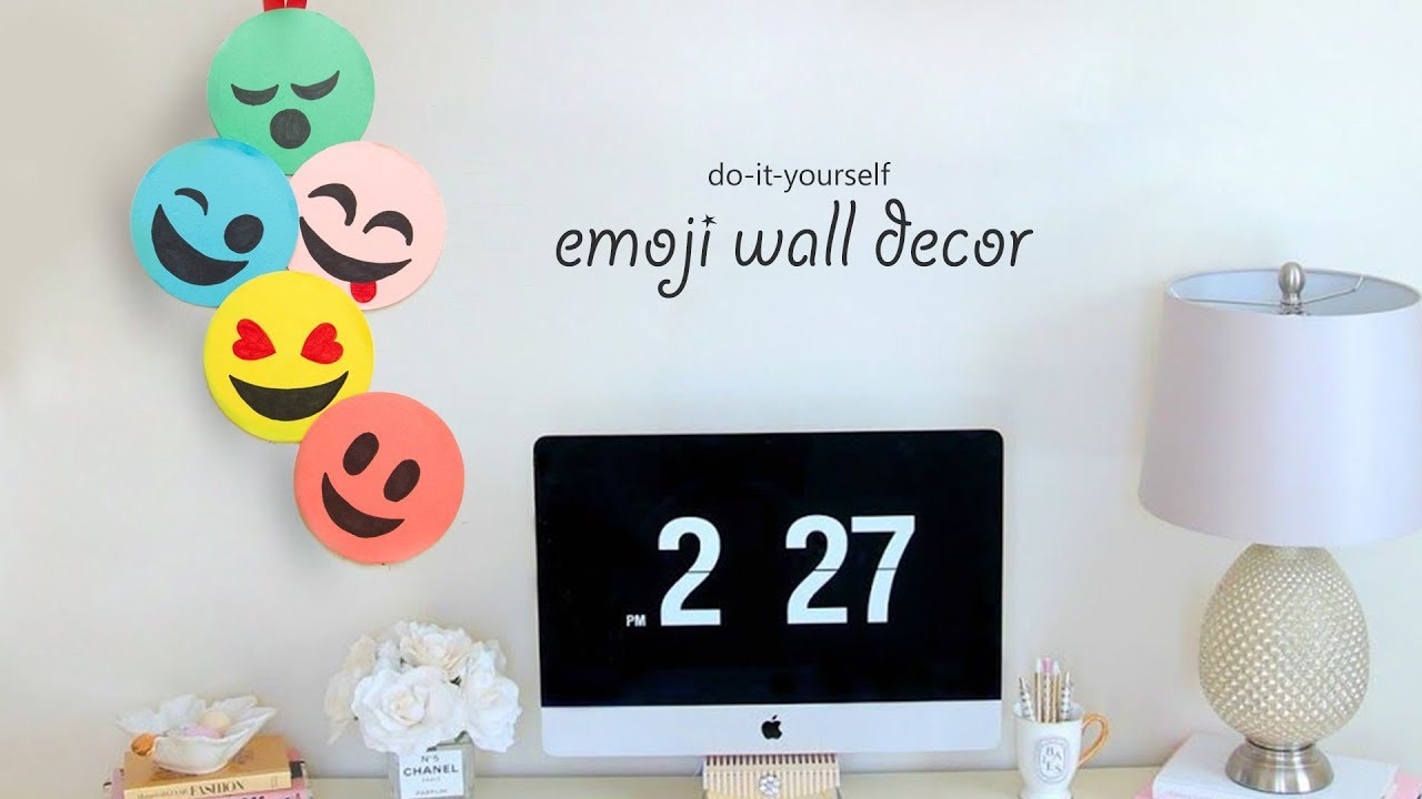 DIY Emoji Room Decor
 DIY Emoji Wall Decor