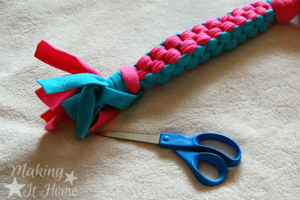 DIY Fleece Dog Toys
 25 Contemporary DIY Projects For Your Dog or Cat