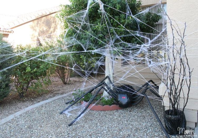 DIY Giant Spider Decoration
 DIY Halloween Decorations Spooky Spider Web And A Giant