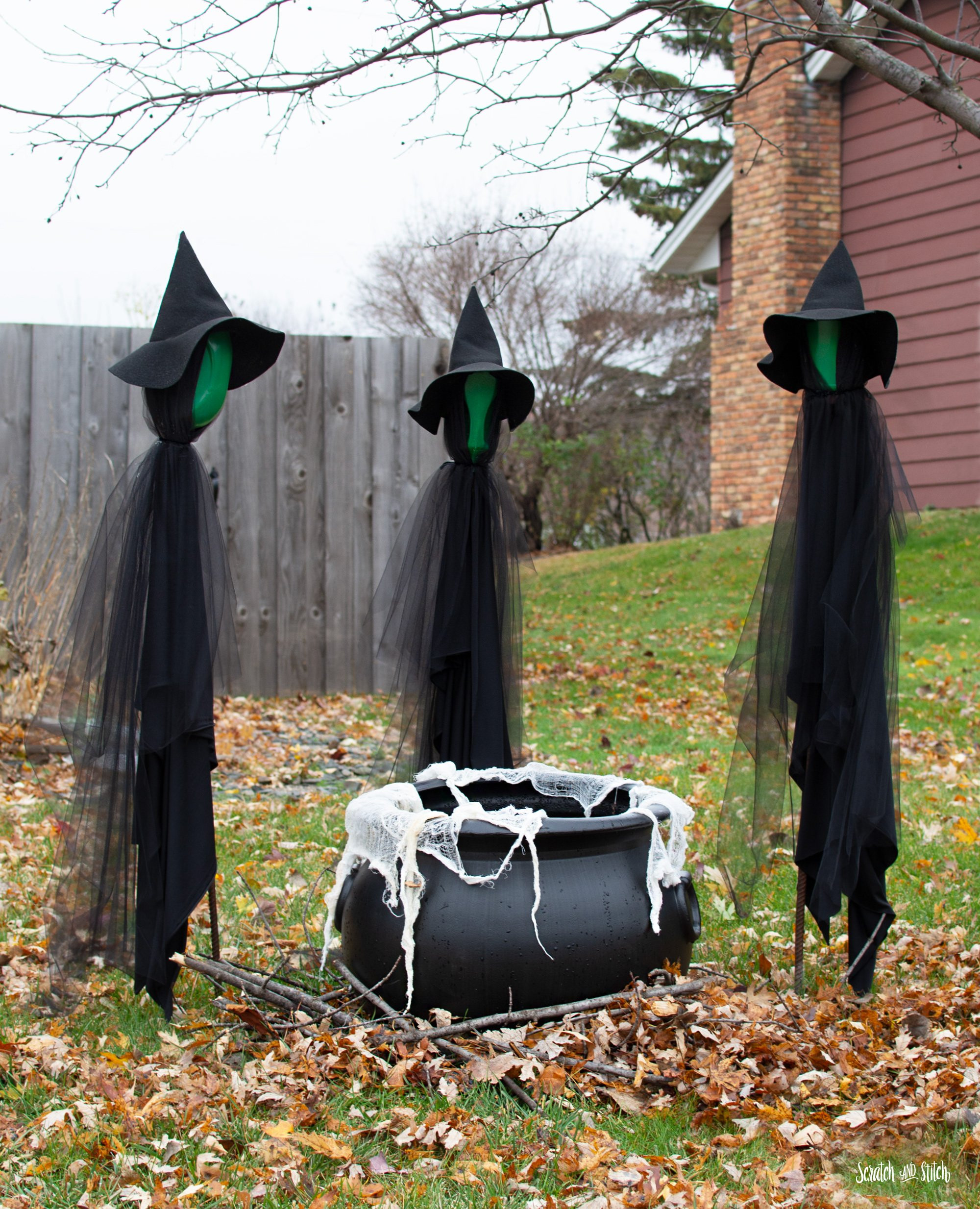 DIY Halloween Decor
 DIY Halloween Decorations Includes FREE Witch Hat Pattern