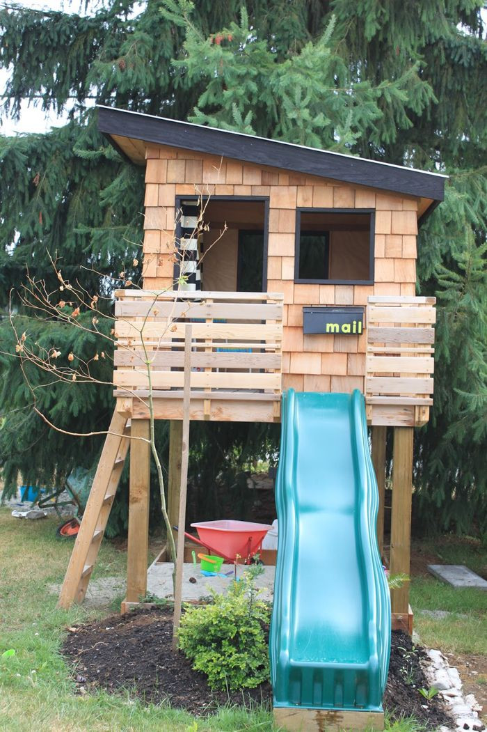 DIY Kids Outdoor Playhouse
 10 DIY outdoor playsets Grandkids Playground