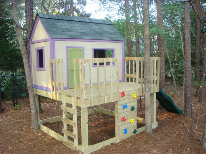 DIY Kids Outdoor Playhouse
 How to Build a DIY Playhouse Your Kids will Love DIY for