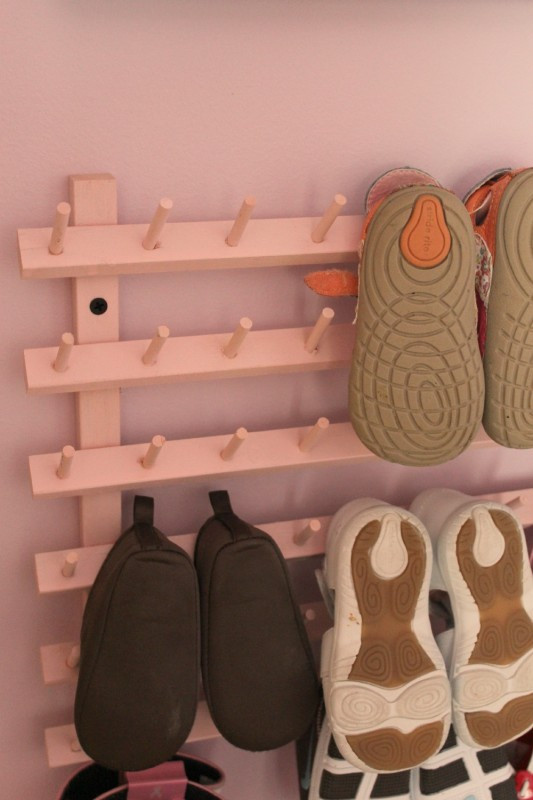 DIY Kids Shoe Rack
 DIY baby & children’s shoe rack