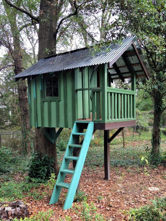 DIY Kids Treehouse
 13 Tree Houses Your Kids Will BEG You to Build Glue