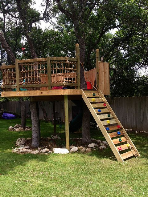 DIY Kids Treehouse
 13 Tree Houses Your Kids Will BEG You to Build Glue