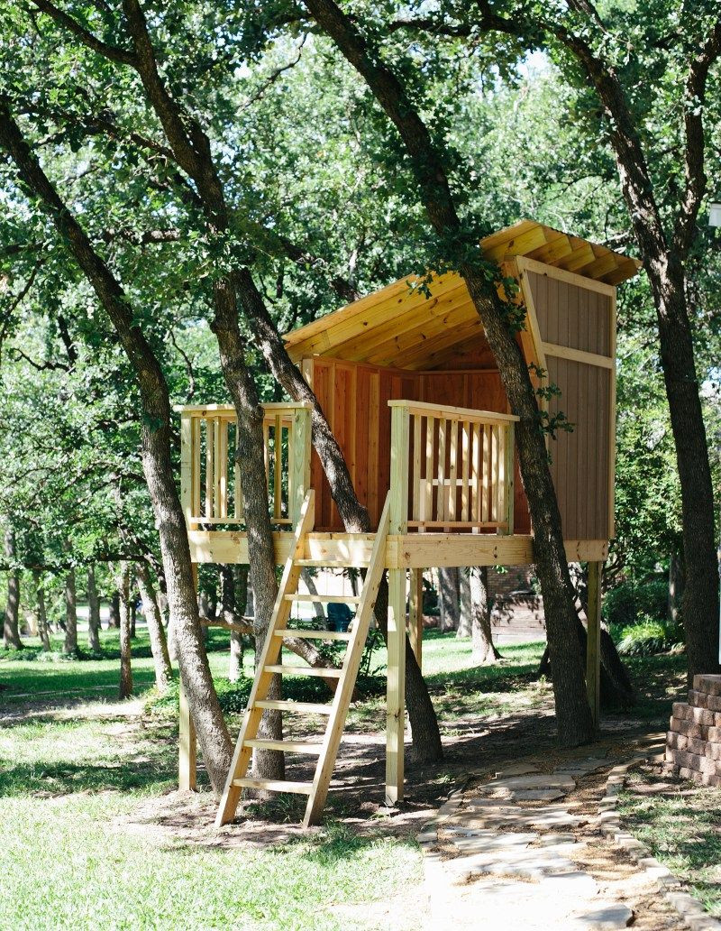 DIY Kids Treehouse
 Building a Treehouse Outdoor
